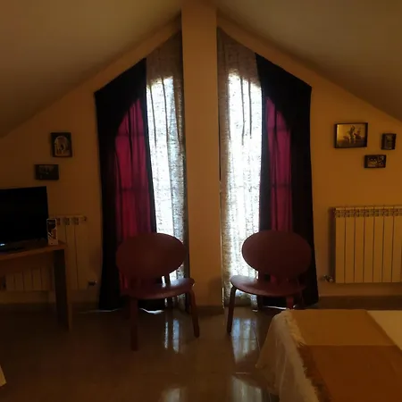 Hostal Catalina De Austria Guest house 2*